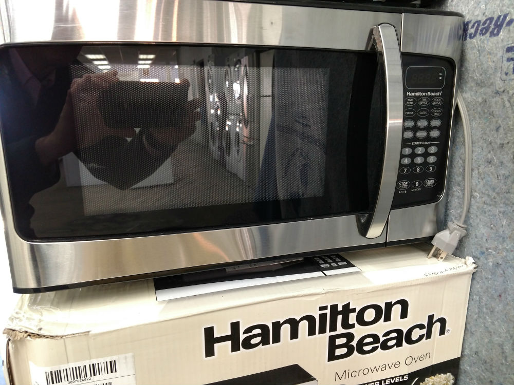 9 - Hamilton Beach Microwave